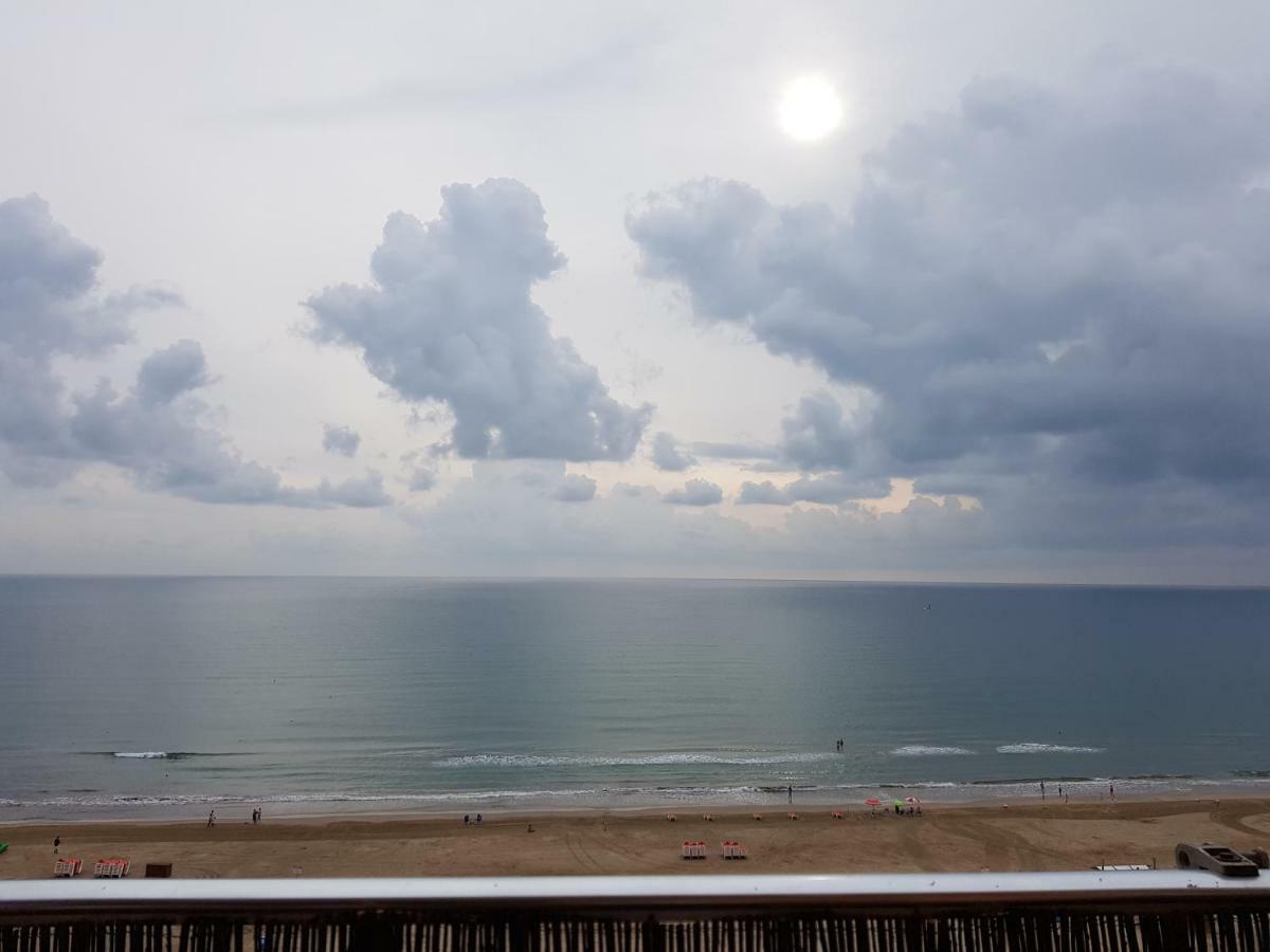 Appartement De Lujo En Primera Linea De La Playa De Con Vistas Al Castillo *